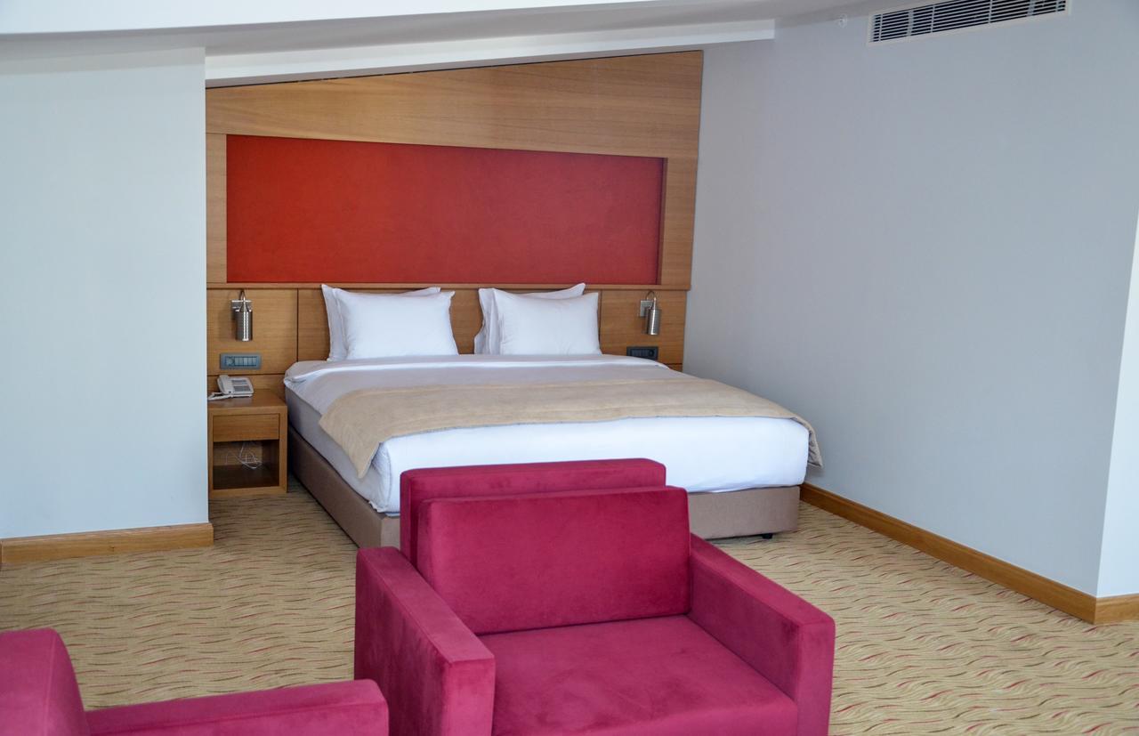 Bacacan Otel ไอวาลิค ภายนอก รูปภาพ