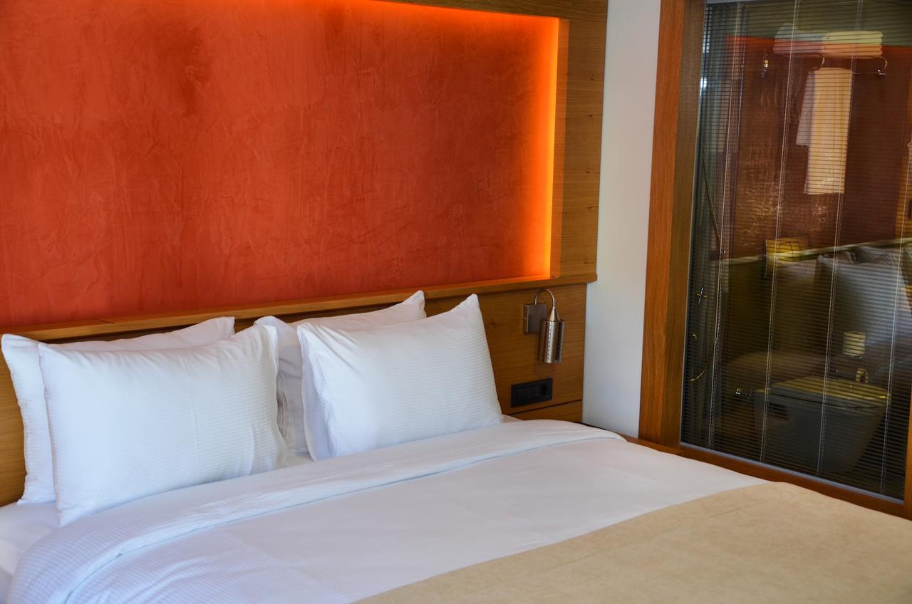 Bacacan Otel ไอวาลิค ภายนอก รูปภาพ